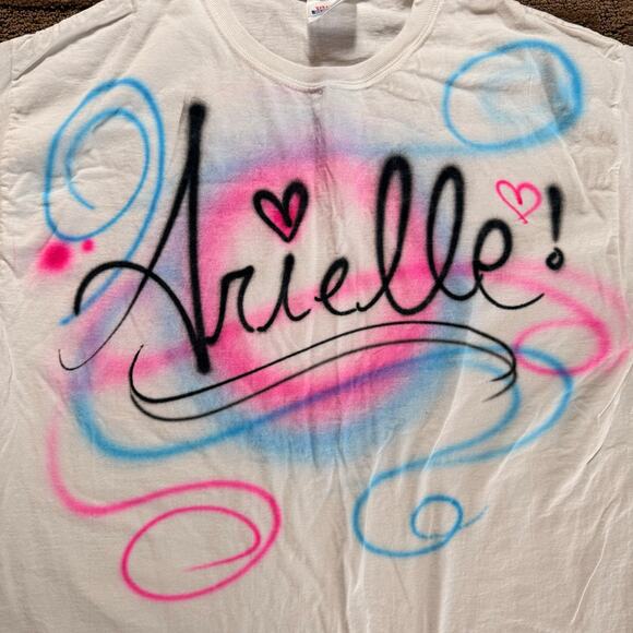 Airbrushed Name Arielle - Hanes - Women’s T-shirt - Size M - Picture 3 of 5